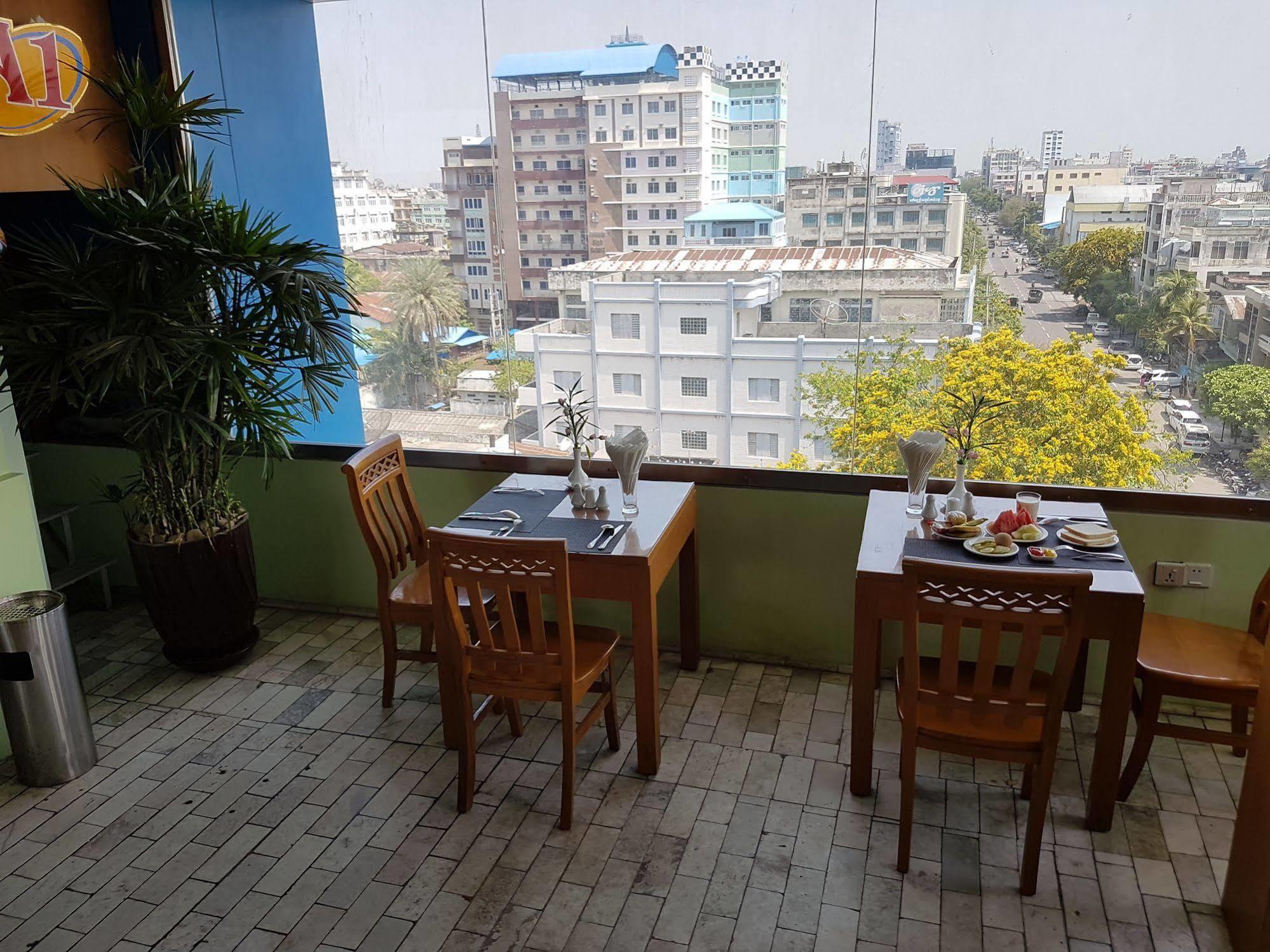 Hotel A1 Mandalaj Kültér fotó